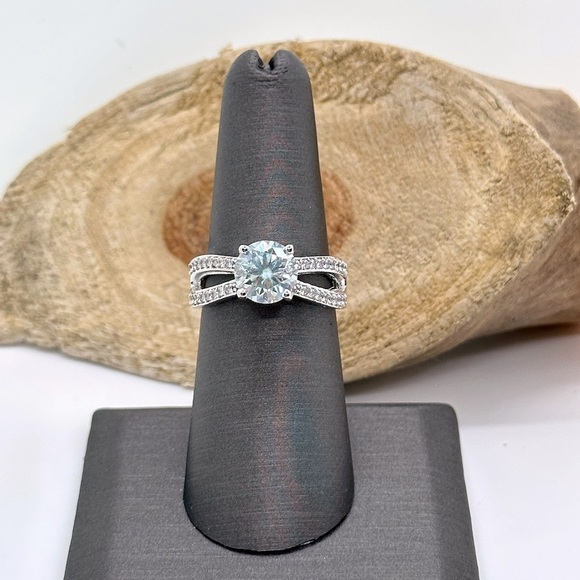 EXCEPTIONAL 1.8 Carat Icy Round Solitaire Moissanite Solid Sterling Ring - Picture 1 of 11